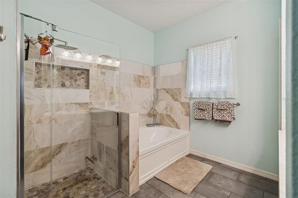For Sale: $595,000 (5 beds, 3 baths, 2505 Square Feet)