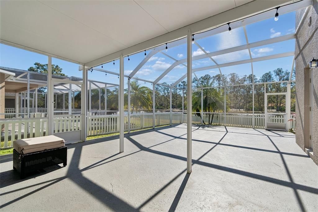 For Sale: $595,000 (5 beds, 3 baths, 2505 Square Feet)