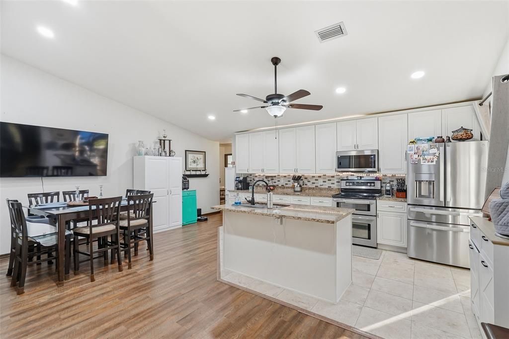 For Sale: $519,000 (4 beds, 2 baths, 1733 Square Feet)