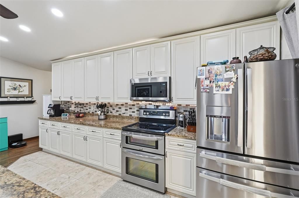 For Sale: $519,000 (4 beds, 2 baths, 1733 Square Feet)
