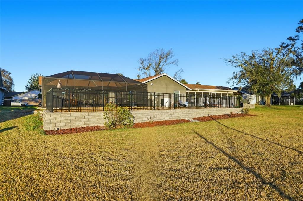 For Sale: $519,000 (4 beds, 2 baths, 1733 Square Feet)