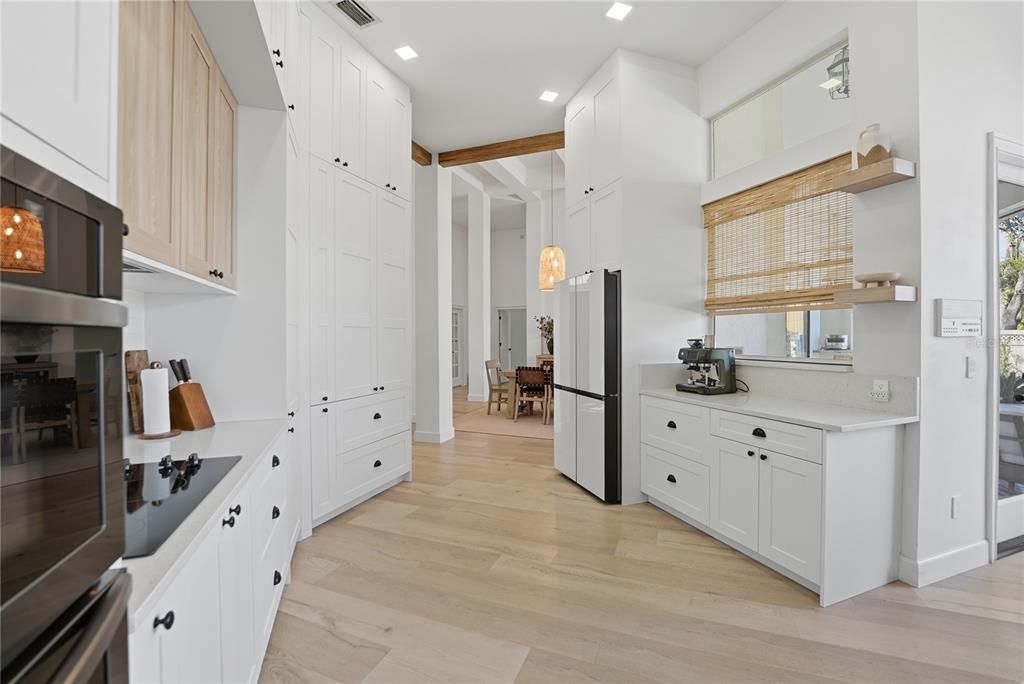 For Sale: $899,900 (3 beds, 3 baths, 2806 Square Feet)