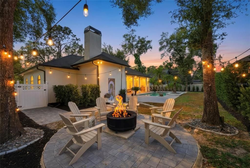 For Sale: $899,900 (3 beds, 3 baths, 2806 Square Feet)