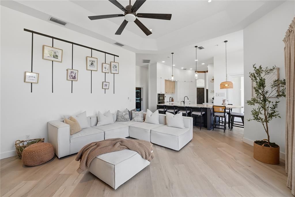 For Sale: $899,900 (3 beds, 3 baths, 2806 Square Feet)
