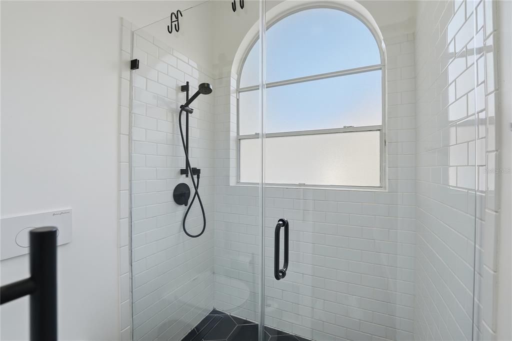 For Sale: $899,900 (3 beds, 3 baths, 2806 Square Feet)