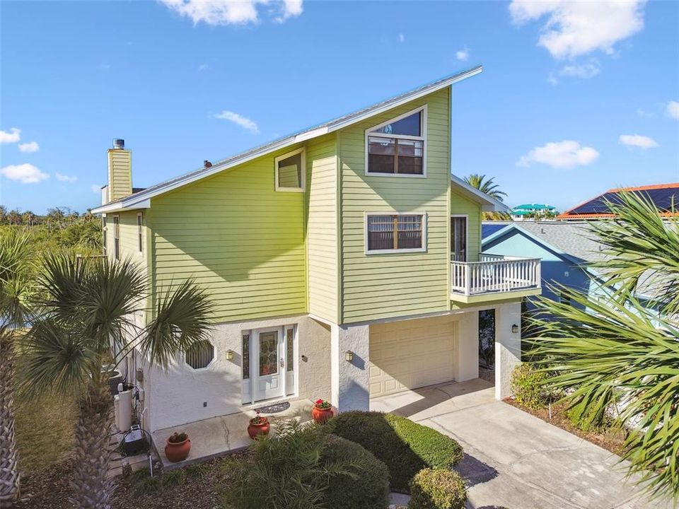 Active With Contract: $799,000 (4 beds, 3 baths, 2294 Square Feet)