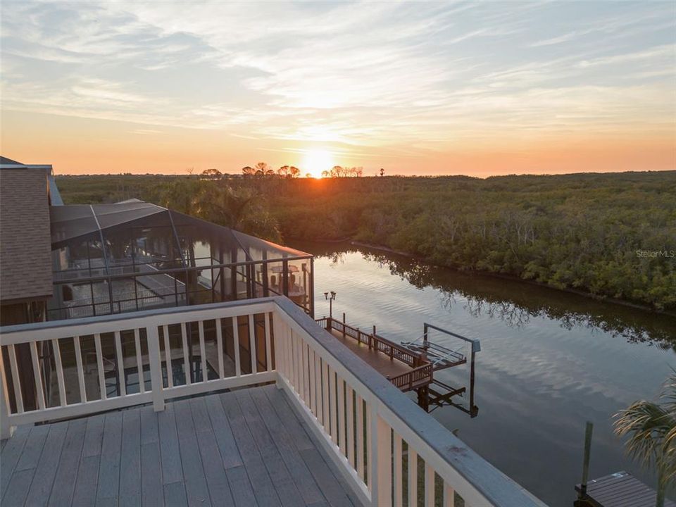 Active With Contract: $799,000 (4 beds, 3 baths, 2294 Square Feet)