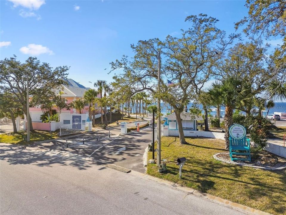 Active With Contract: $799,000 (4 beds, 3 baths, 2294 Square Feet)