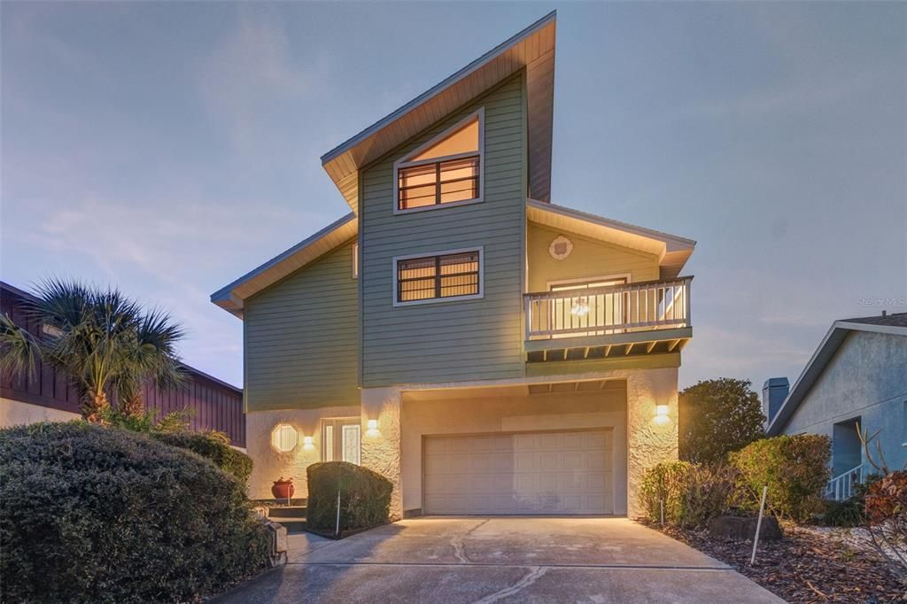Active With Contract: $799,000 (4 beds, 3 baths, 2294 Square Feet)