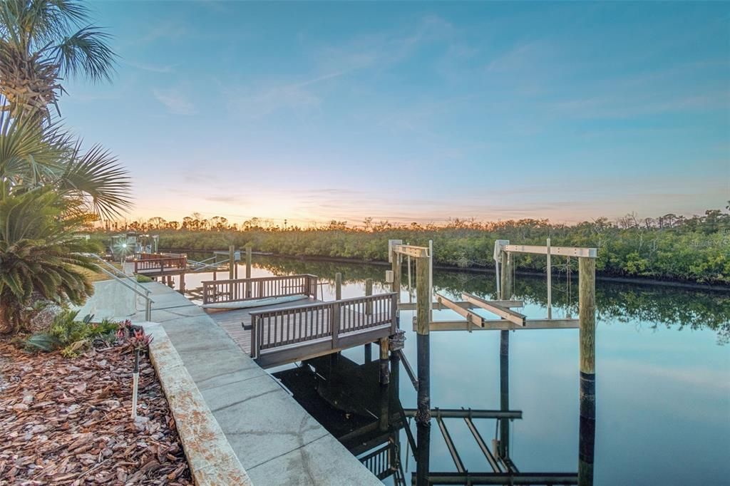 Active With Contract: $799,000 (4 beds, 3 baths, 2294 Square Feet)