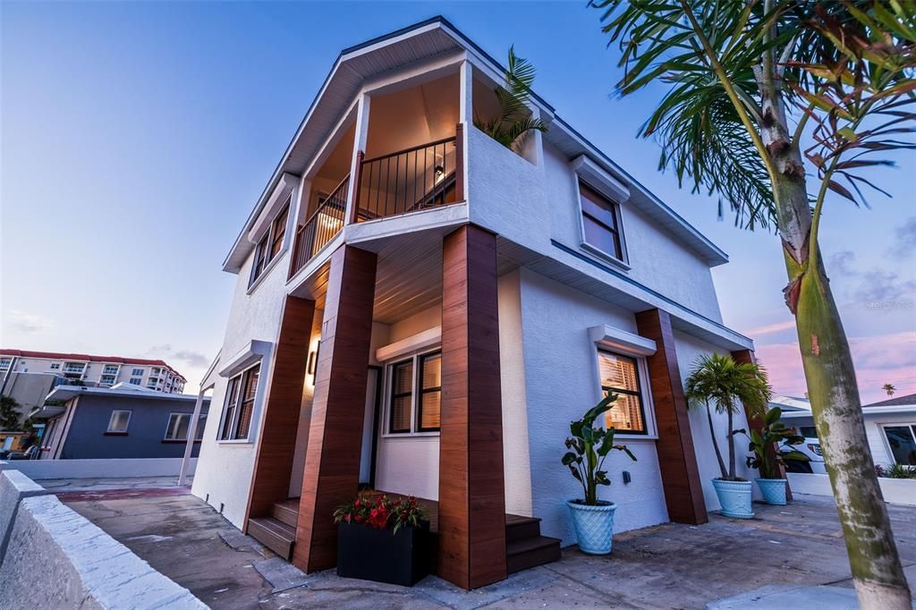 En Venta: $1,550,000 (4 camas, 4 baños, 1986 Pies cuadrados)