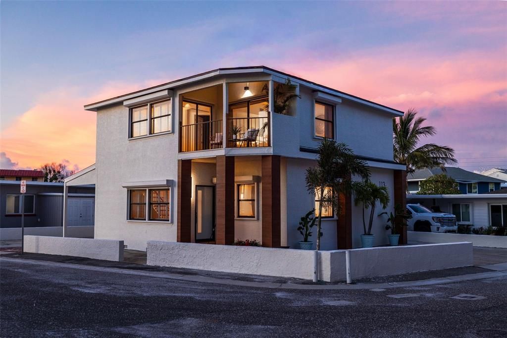 En Venta: $1,550,000 (4 camas, 4 baños, 1986 Pies cuadrados)