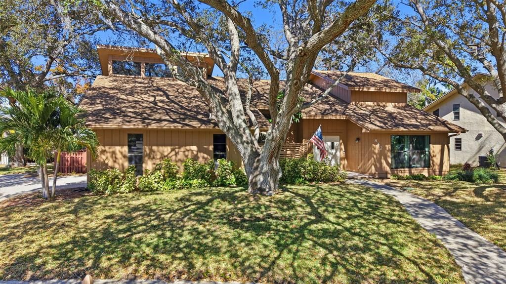 Active With Contract: $699,000 (4 beds, 3 baths, 2936 Square Feet)