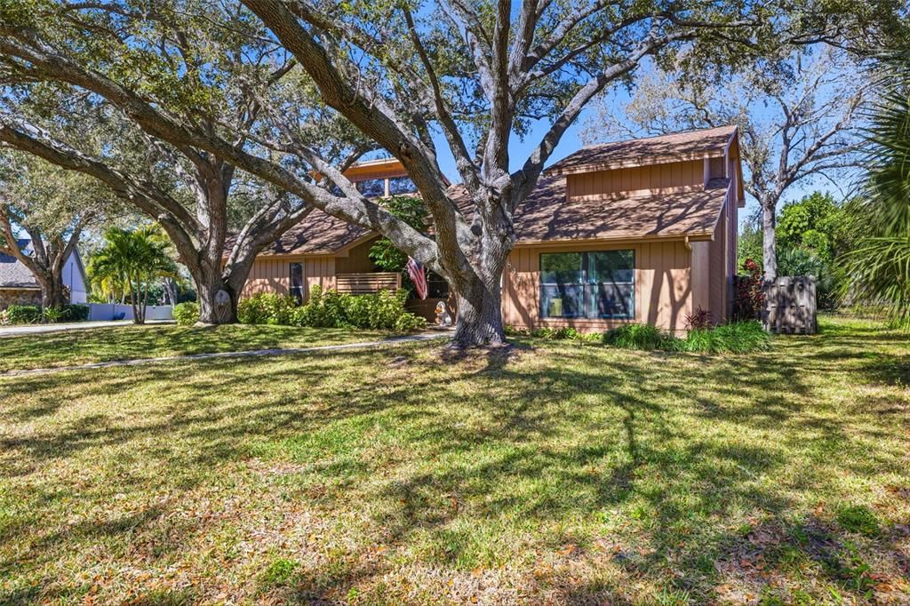 Active With Contract: $699,000 (4 beds, 3 baths, 2936 Square Feet)