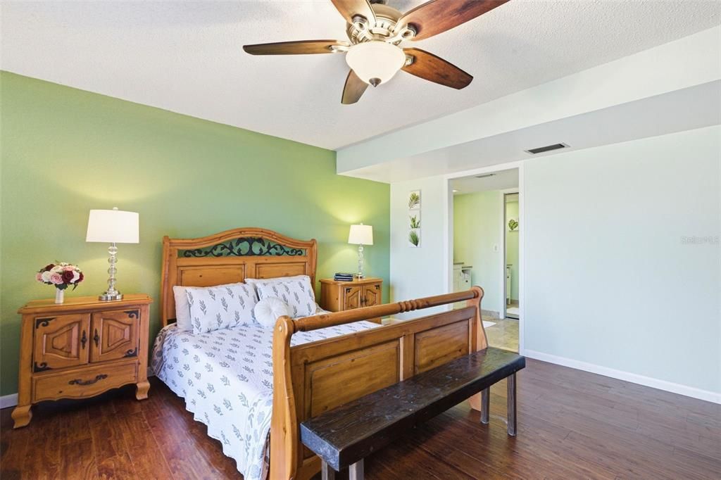 Active With Contract: $699,000 (4 beds, 3 baths, 2936 Square Feet)