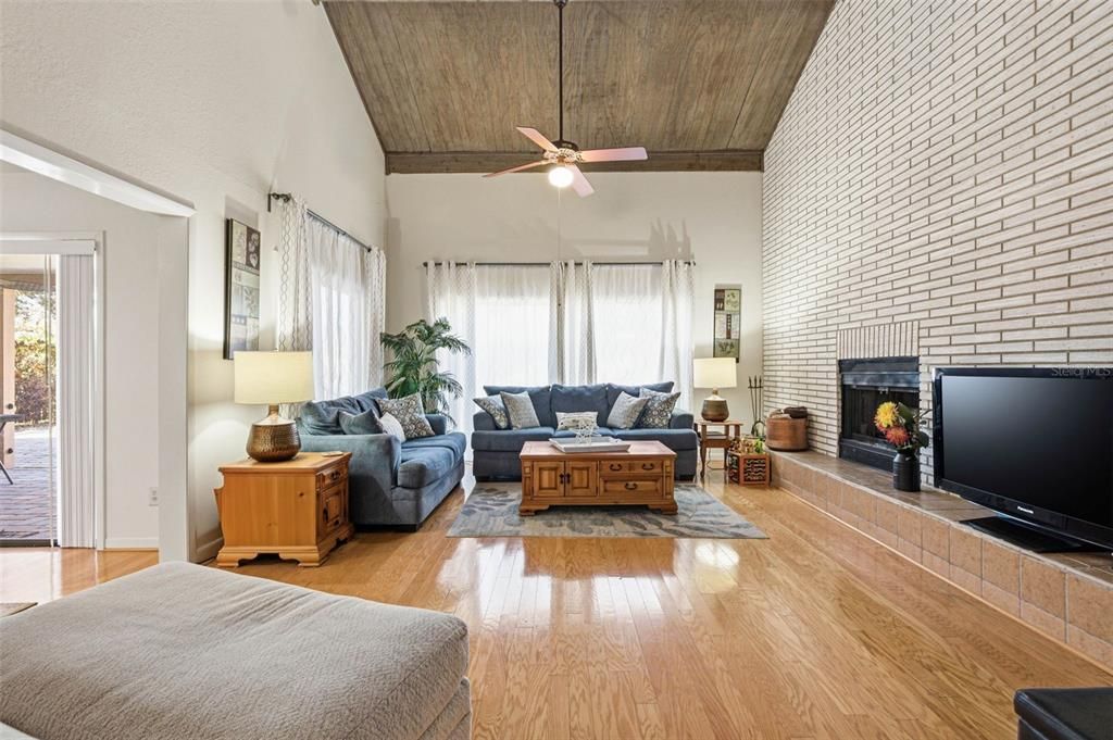 Active With Contract: $699,000 (4 beds, 3 baths, 2936 Square Feet)
