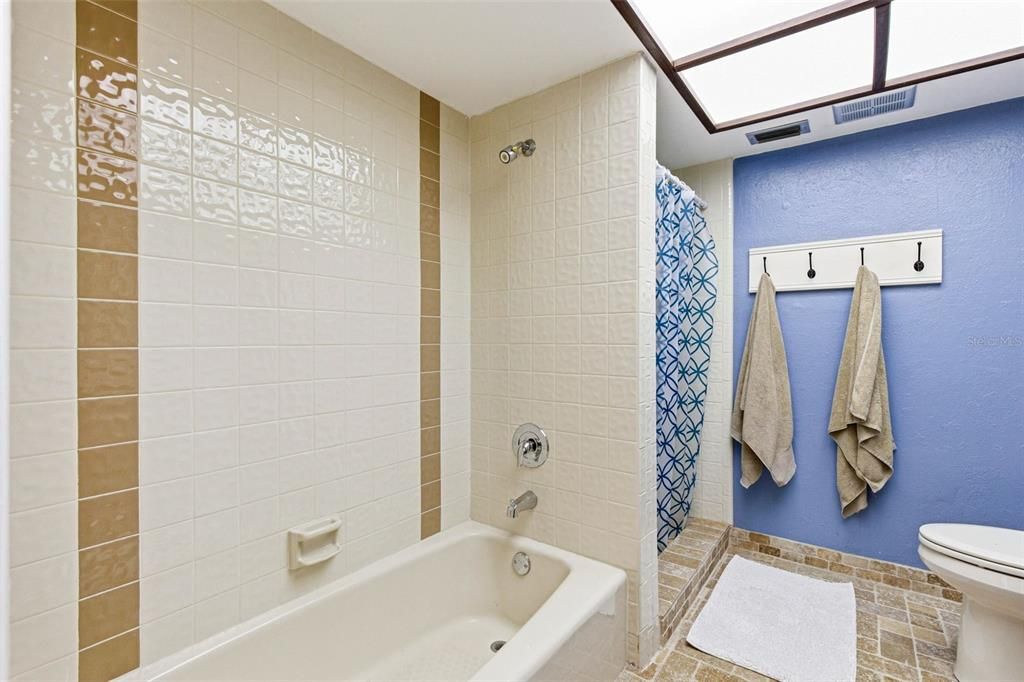 Active With Contract: $699,000 (4 beds, 3 baths, 2936 Square Feet)