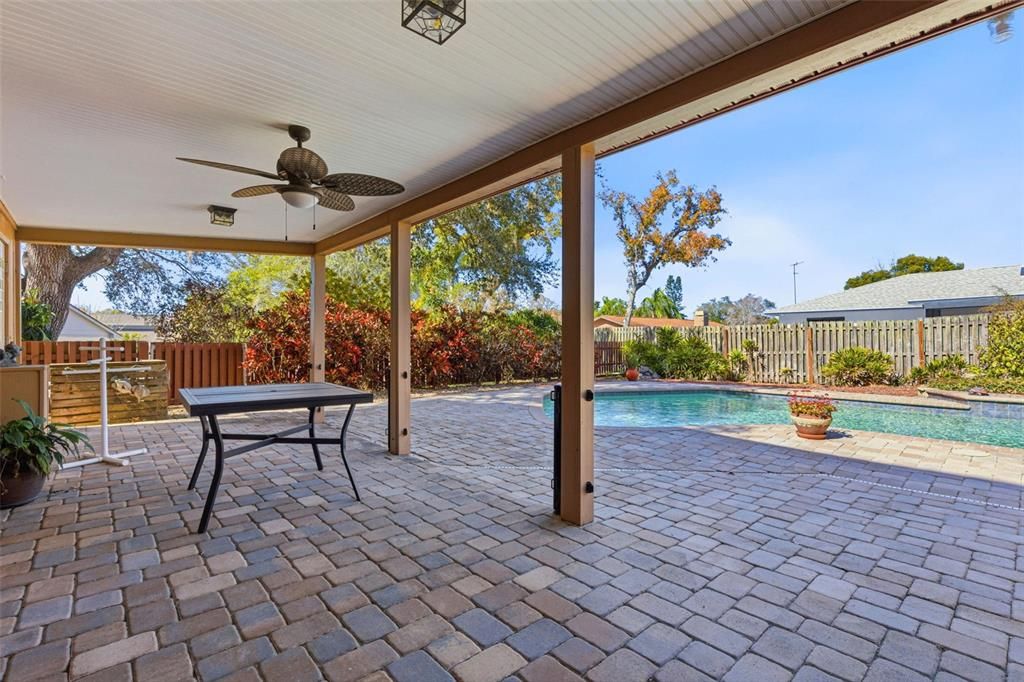 Active With Contract: $699,000 (4 beds, 3 baths, 2936 Square Feet)