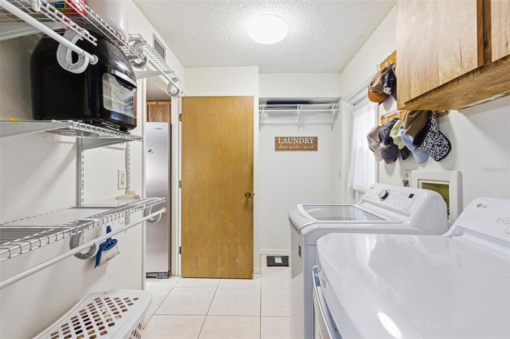 Active With Contract: $699,000 (4 beds, 3 baths, 2936 Square Feet)