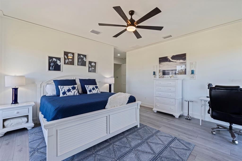 For Sale: $4,395,000 (6 beds, 5 baths, 5186 Square Feet)