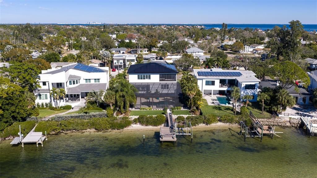 For Sale: $4,395,000 (6 beds, 5 baths, 5186 Square Feet)