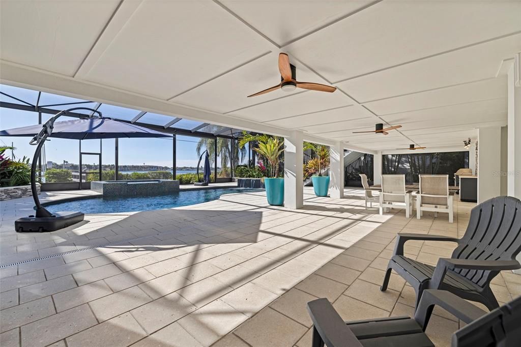 For Sale: $4,395,000 (6 beds, 5 baths, 5186 Square Feet)
