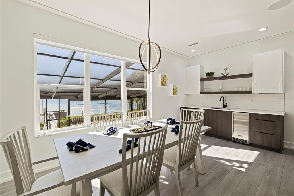 For Sale: $4,395,000 (6 beds, 5 baths, 5186 Square Feet)