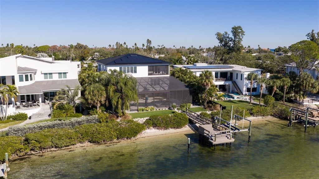 For Sale: $4,395,000 (6 beds, 5 baths, 5186 Square Feet)