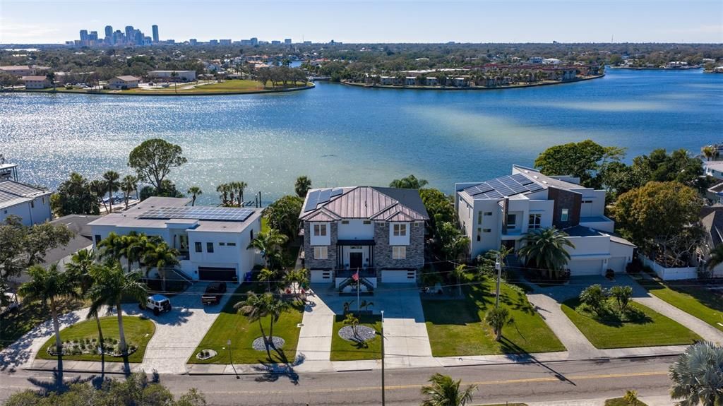 For Sale: $4,395,000 (6 beds, 5 baths, 5186 Square Feet)