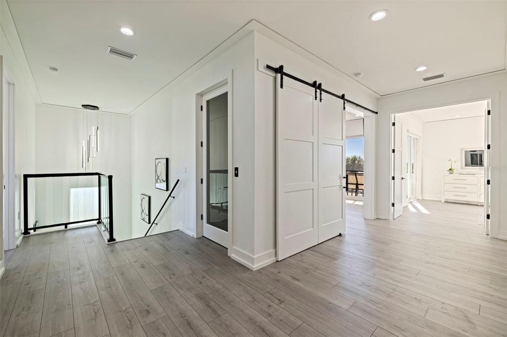 For Sale: $4,395,000 (6 beds, 5 baths, 5186 Square Feet)