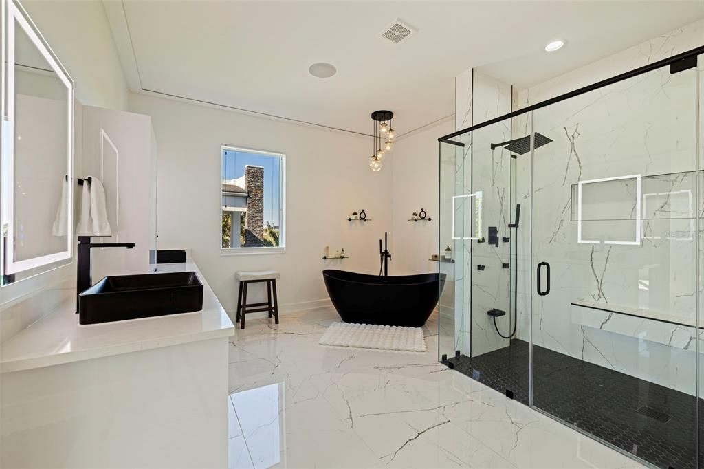 For Sale: $4,395,000 (6 beds, 5 baths, 5186 Square Feet)