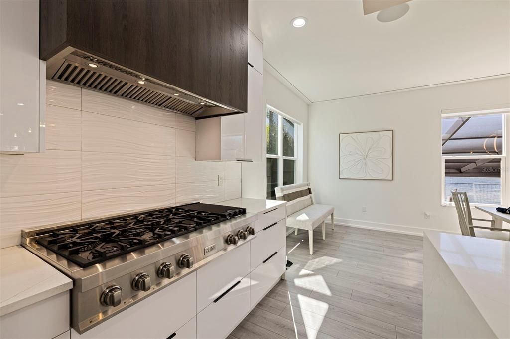 For Sale: $4,395,000 (6 beds, 5 baths, 5186 Square Feet)