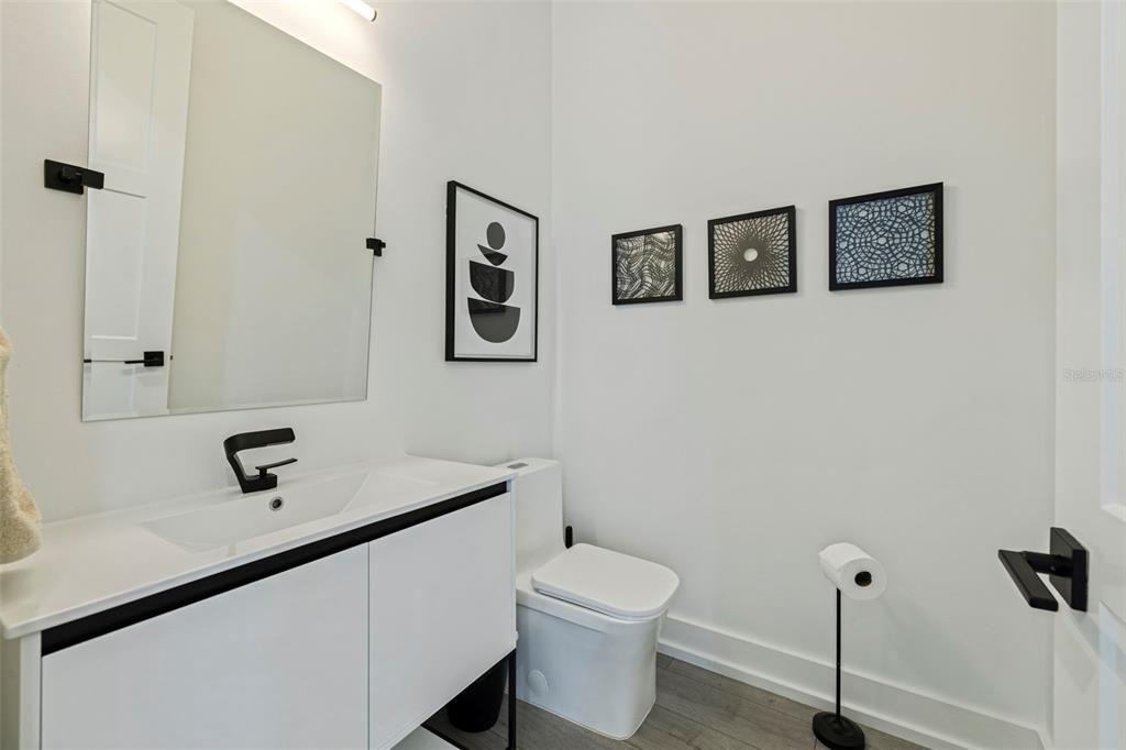 For Sale: $4,395,000 (6 beds, 5 baths, 5186 Square Feet)