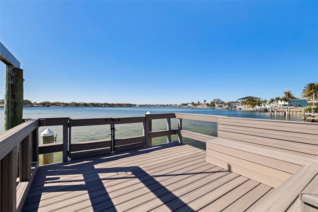 For Sale: $4,395,000 (6 beds, 5 baths, 5186 Square Feet)