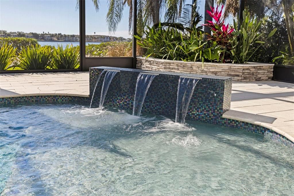 For Sale: $4,395,000 (6 beds, 5 baths, 5186 Square Feet)