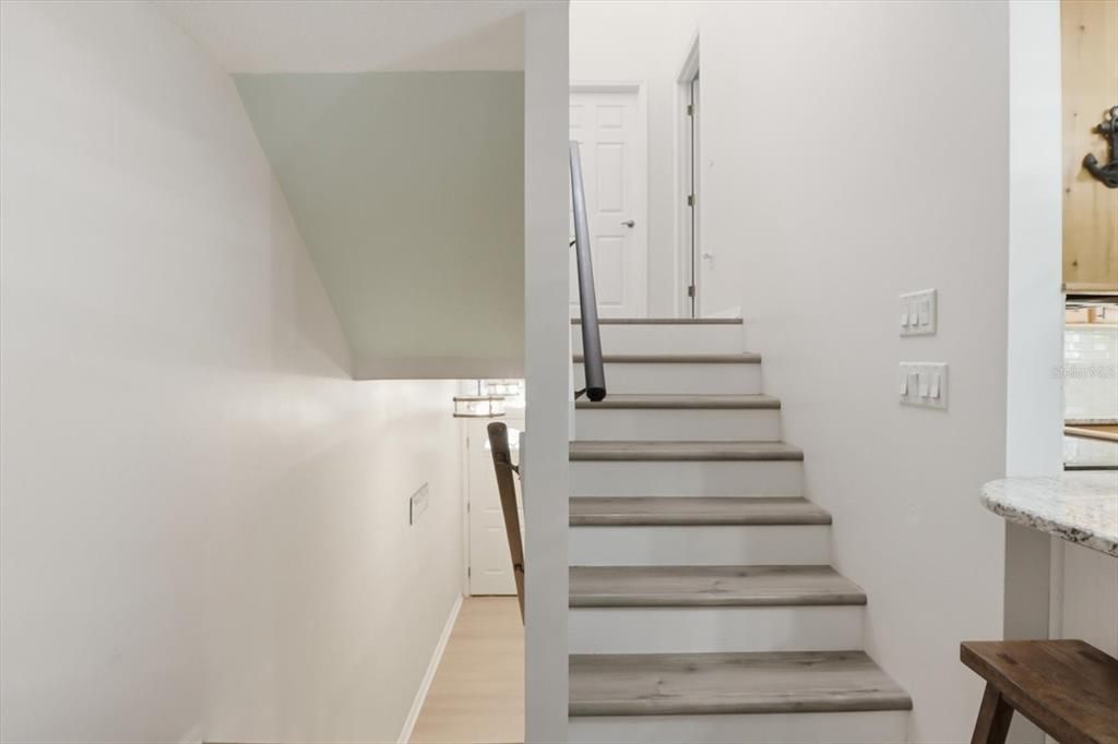 En Venta: $334,000 (2 camas, 2 baños, 1200 Pies cuadrados)