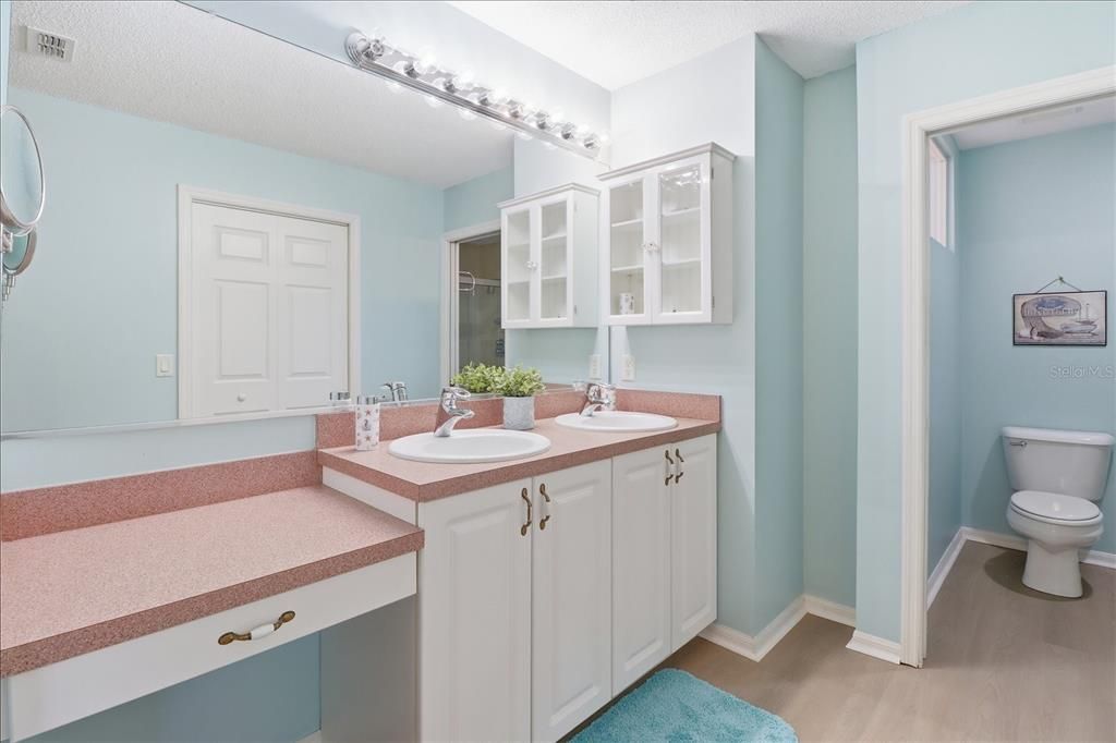 En Venta: $334,000 (2 camas, 2 baños, 1200 Pies cuadrados)