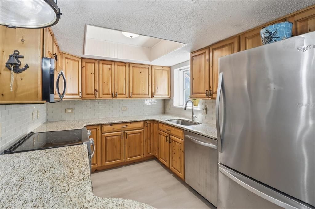 En Venta: $334,000 (2 camas, 2 baños, 1200 Pies cuadrados)