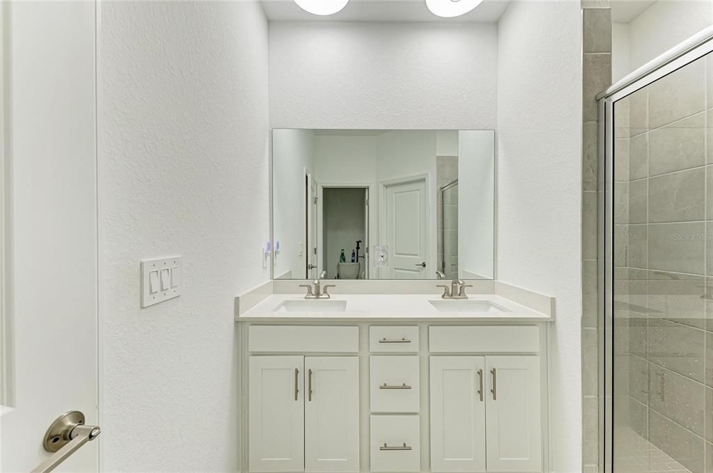 For Rent: $3,650 (3 beds, 2 baths, 1422 Square Feet)
