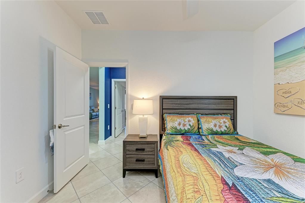 For Rent: $3,650 (3 beds, 2 baths, 1422 Square Feet)