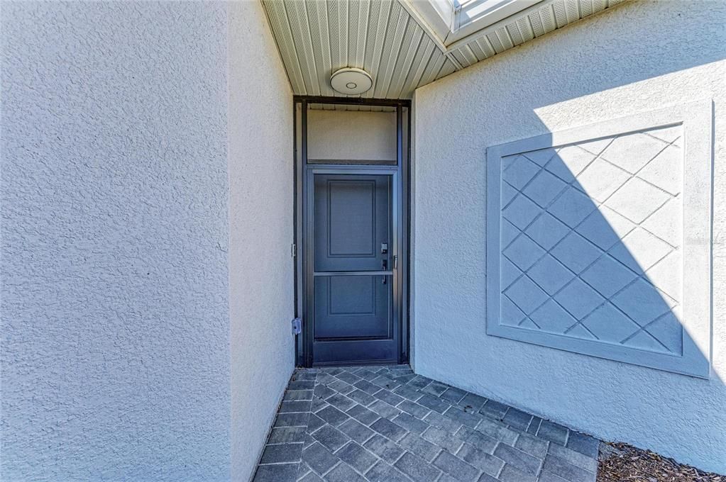 For Rent: $3,650 (3 beds, 2 baths, 1422 Square Feet)