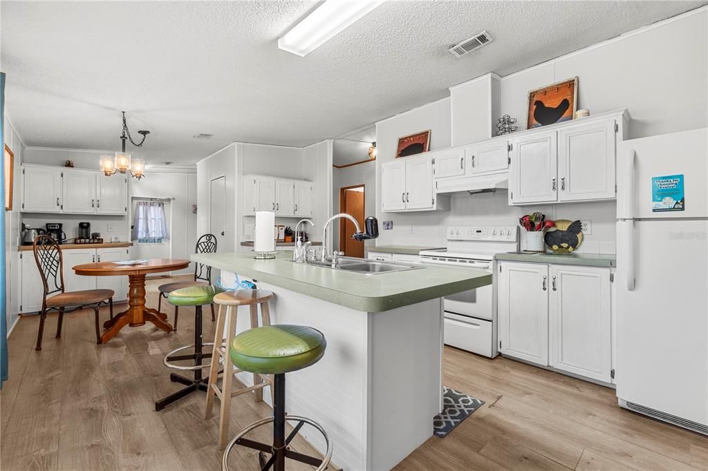 En Venta: $209,400 (3 camas, 2 baños, 1620 Pies cuadrados)