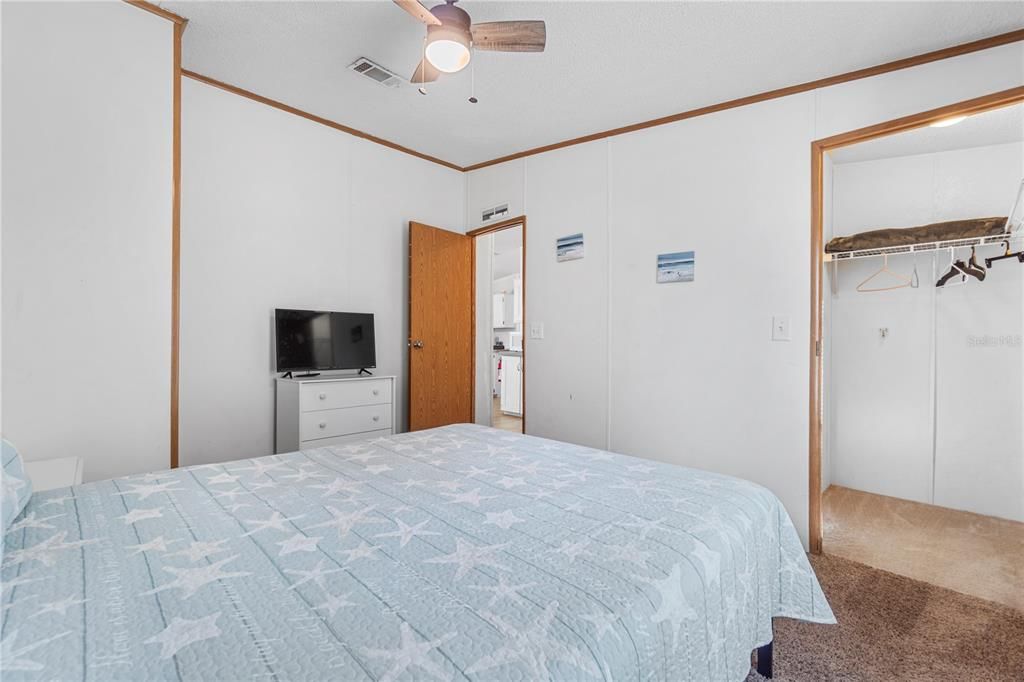 En Venta: $209,400 (3 camas, 2 baños, 1620 Pies cuadrados)