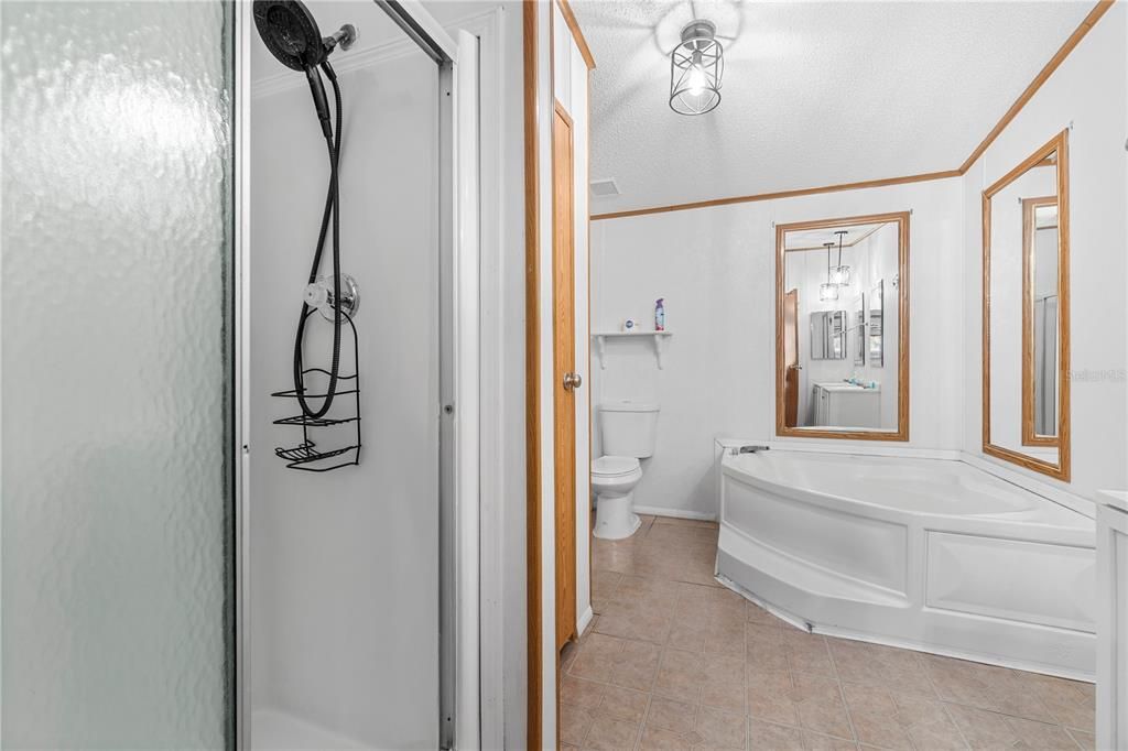 En Venta: $209,400 (3 camas, 2 baños, 1620 Pies cuadrados)