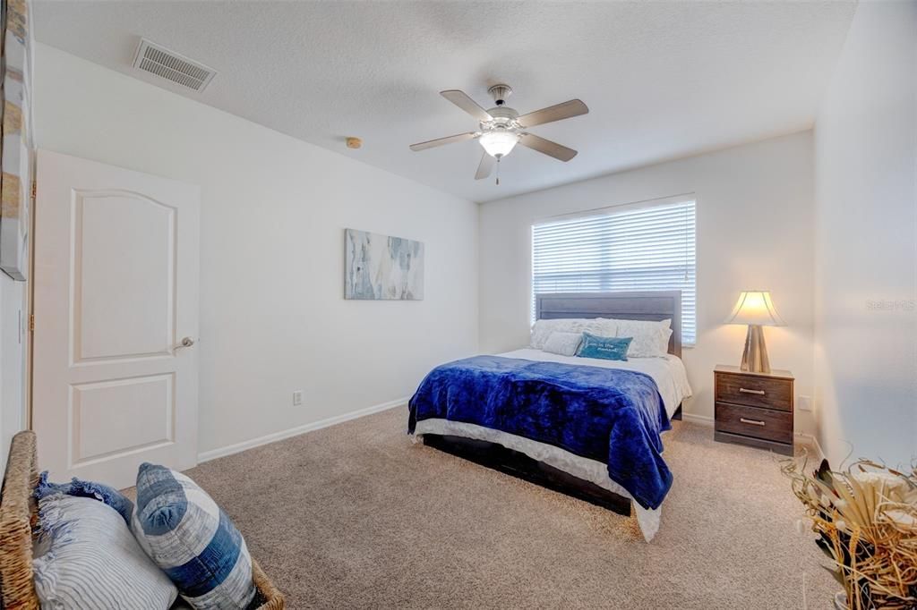 En Venta: $299,900 (2 camas, 2 baños, 1433 Pies cuadrados)