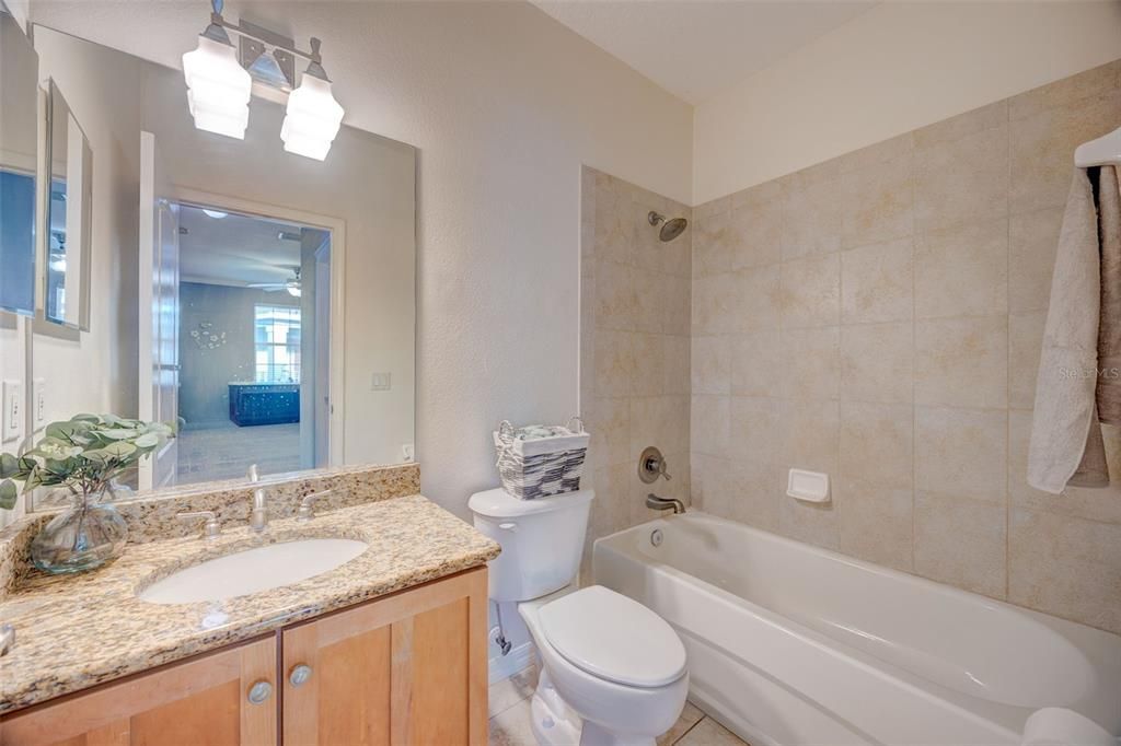 En Venta: $299,900 (2 camas, 2 baños, 1433 Pies cuadrados)