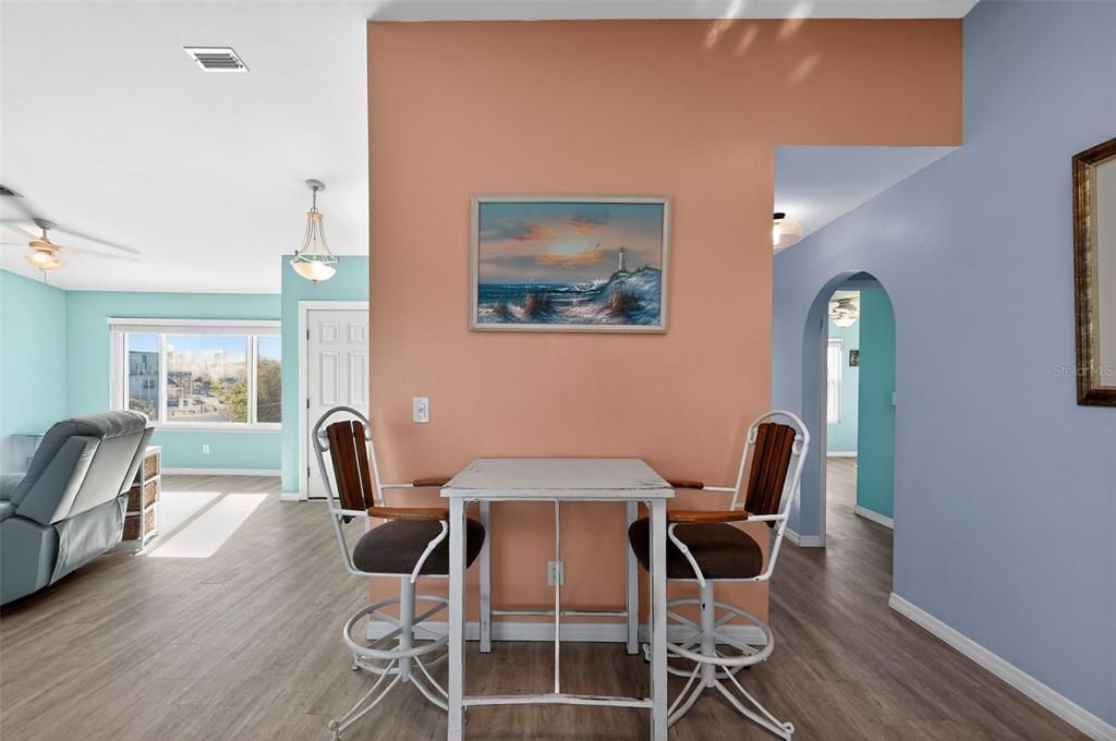En Venta: $799,900 (2 camas, 2 baños, 1322 Pies cuadrados)