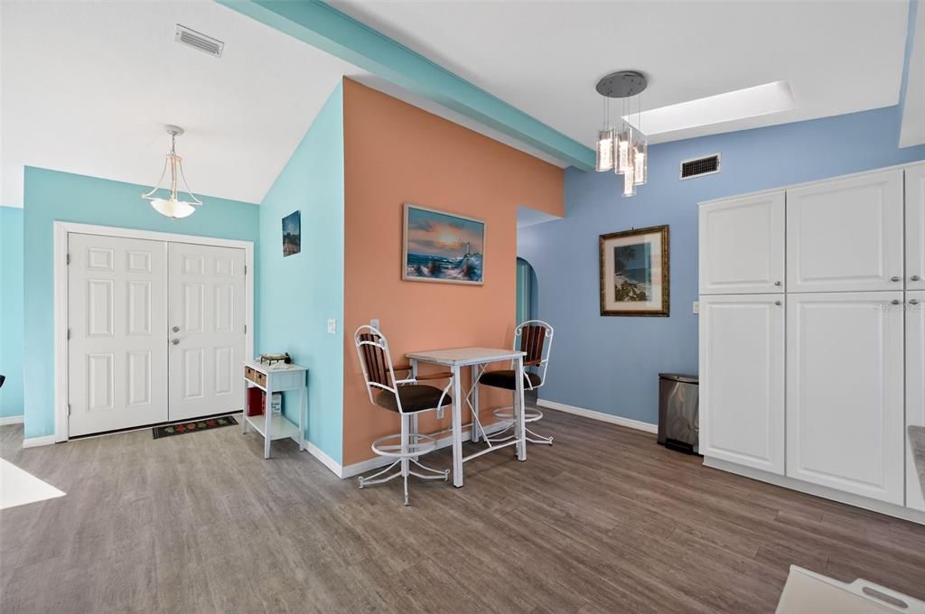 En Venta: $799,900 (2 camas, 2 baños, 1322 Pies cuadrados)
