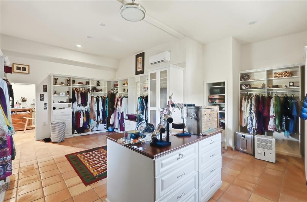 En Venta: $2,090,000 (5 camas, 3 baños, 5163 Pies cuadrados)