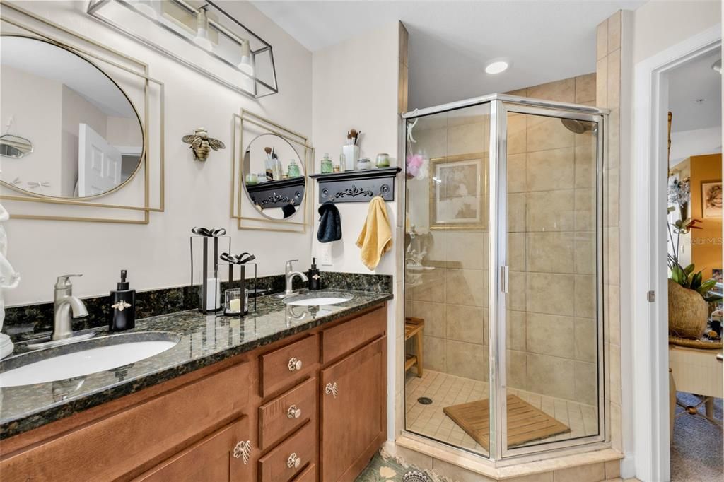 Activo con contrato: $225,000 (3 camas, 2 baños, 1497 Pies cuadrados)